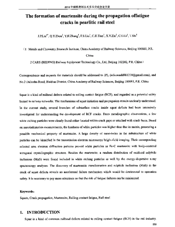 Theformationofmartensiteduringthepropagationoffatiguecracksinpearliticrailsteel